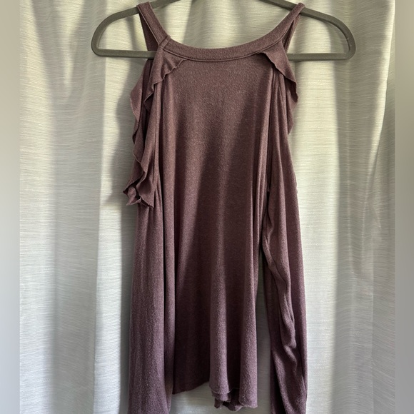 American Eagle Plush Cold Shoulder Long Sleeve - Picture 4 of 4